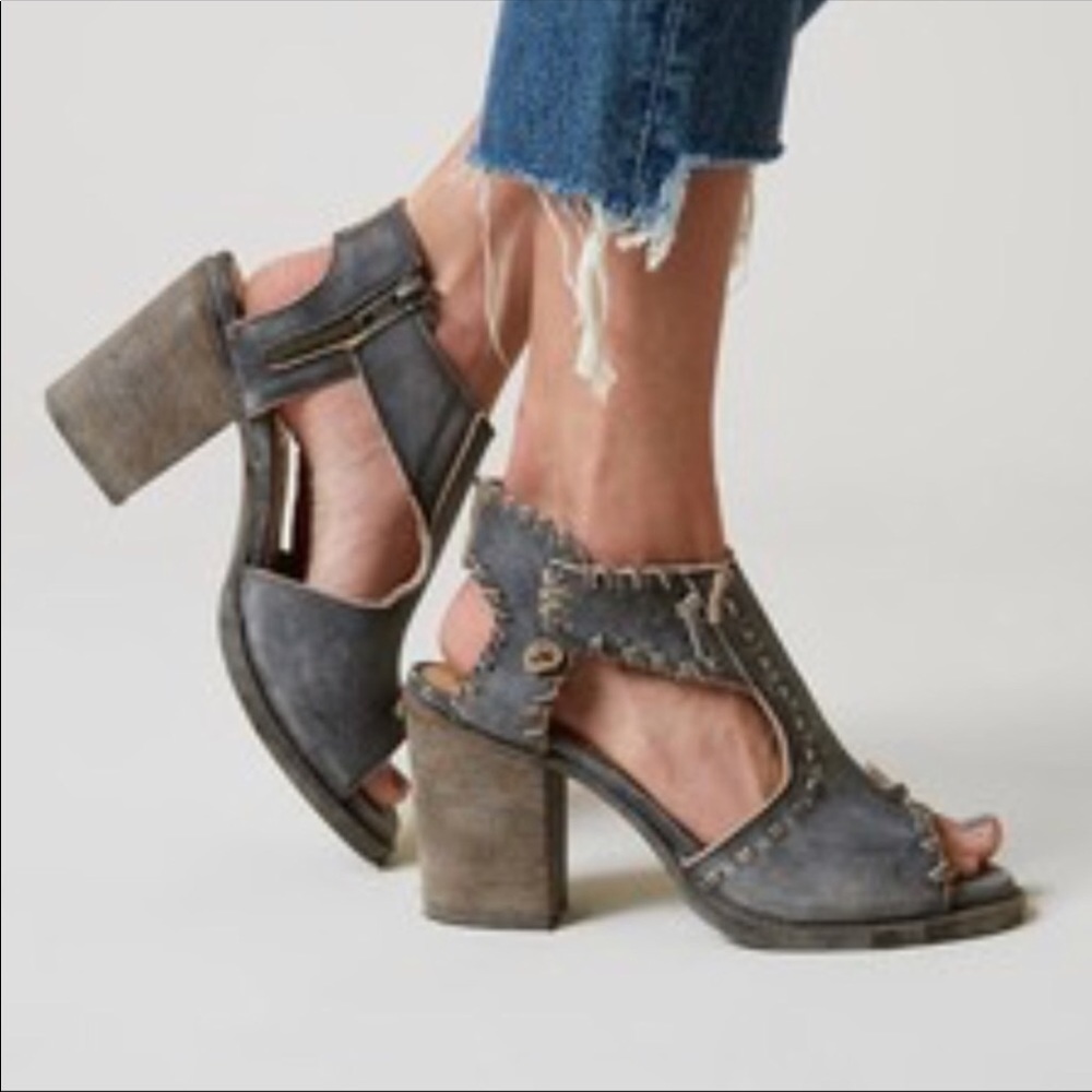ISO Farylrobin Loki Chunky Heel in sz 7.5